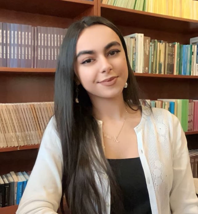 “Aysun Məzahir qızı — gənc yazar, Bakı Qızlar Universiteti tələbəsi”