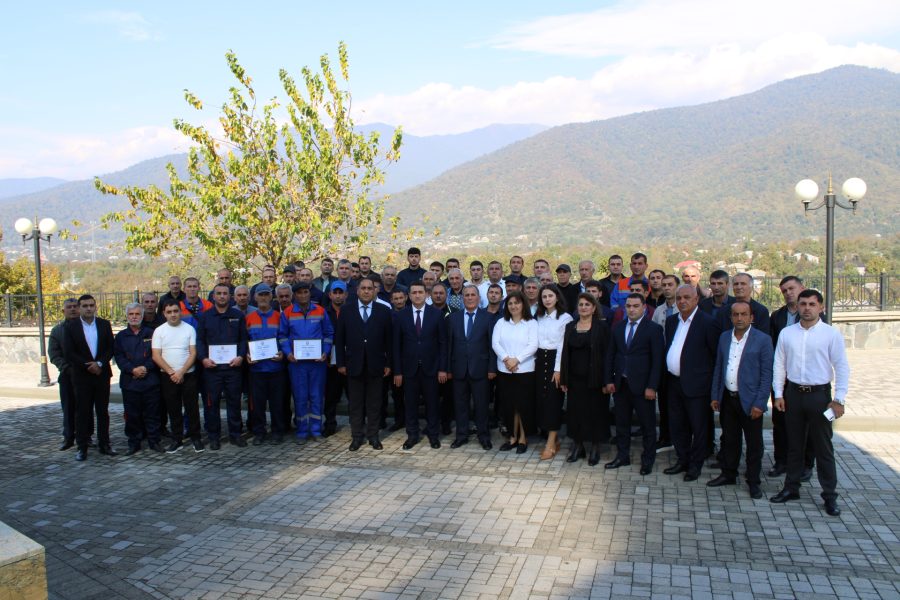 Balakəndə Energetiklərin Peşə Bayramı qeyd olundu Xatirə foto