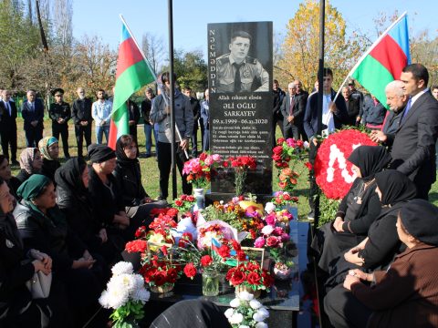 “Qəhrəmanlıqla yazılan tale: Şəhid Nəcməddin Sarkayevin anım günü Şərif kəndində qeyd olundu” Nəcməddi Sarkayevin anım günü
