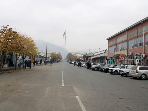 Natiq Ağayev işinə yol açmaqla başladı. Açılan yol