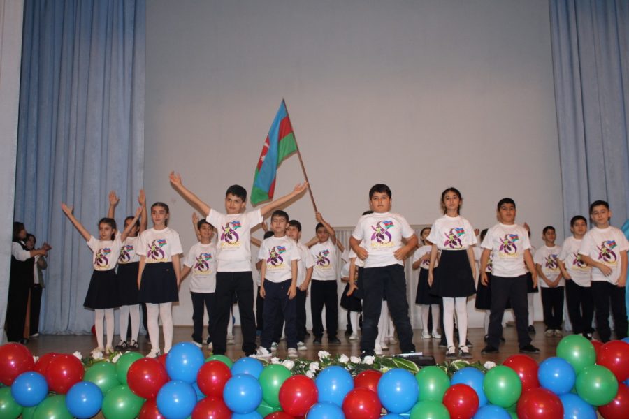 Amin Novruzov adına humanitar və texniki fənlər təmayüllü liseyin “Zəfər müjdəli Azərbaycan” adlı tədbirindən Liseyin tədbiri