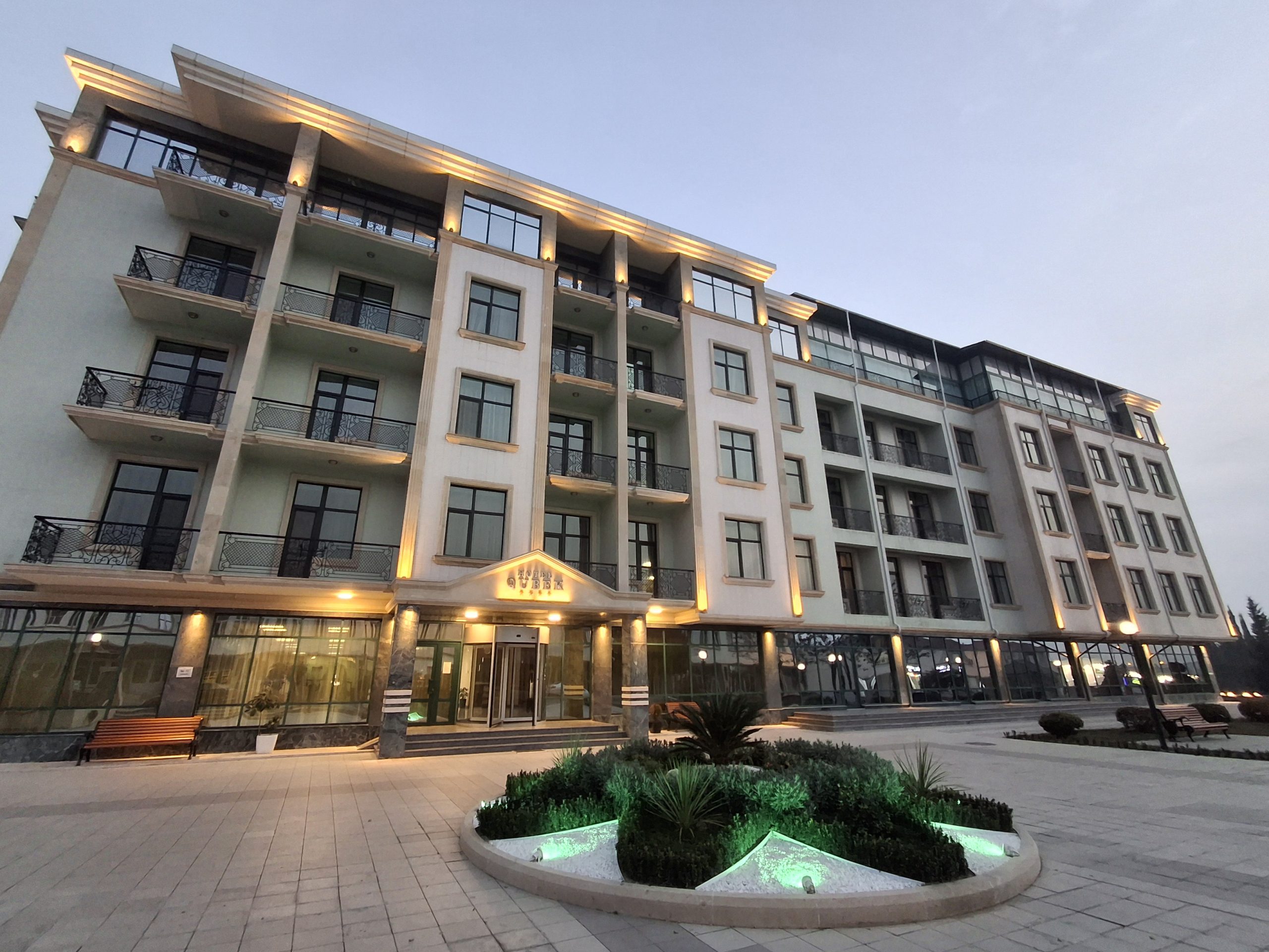 Qubek otel