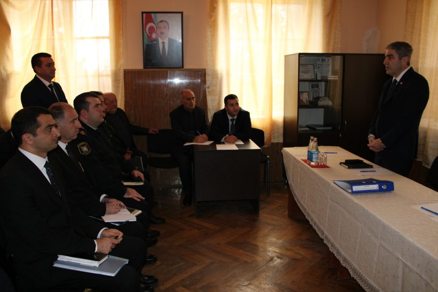 Qazmada səyyar qəbul 150126