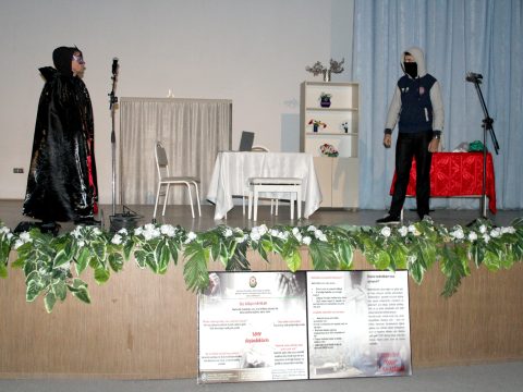 “Külə dönmüş arzular” səhnədə “Külə dönmüş arzular” səhnədə