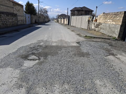 qazıntı var, asfalt yoxdur