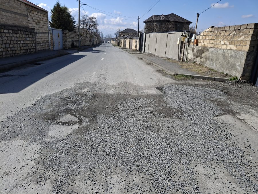 qazıntı var, asfalt yoxdur