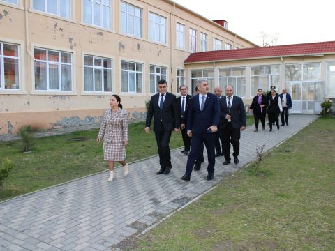 İnternat tipli gimnaziyada tanışlıq