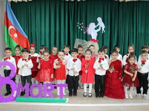 “R.Səmədov adına bağçada 8 Martın sevinc dolu anları”