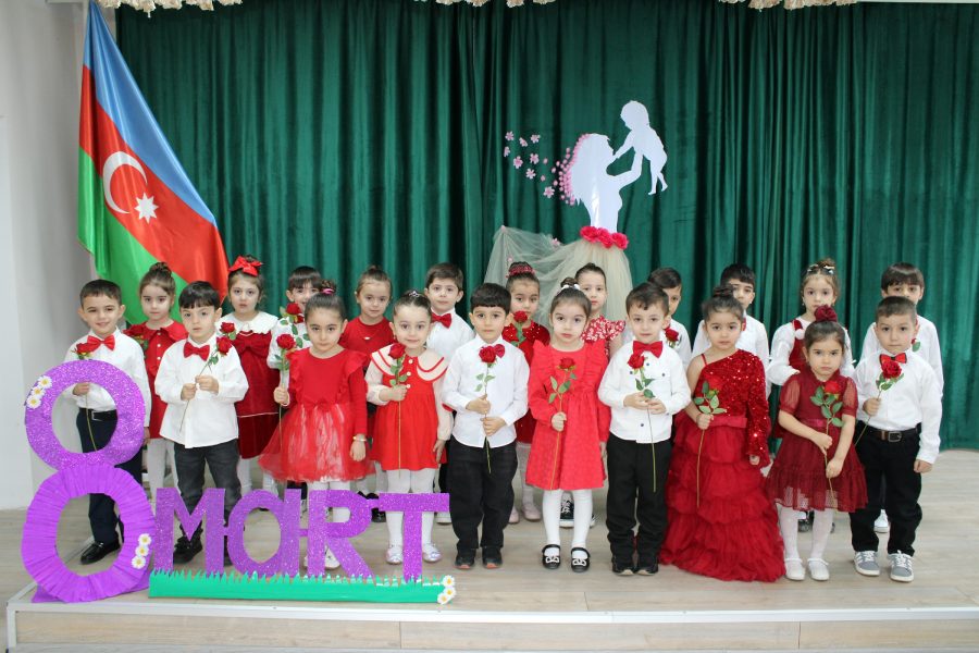 “R.Səmədov adına bağçada 8 Martın sevinc dolu anları”