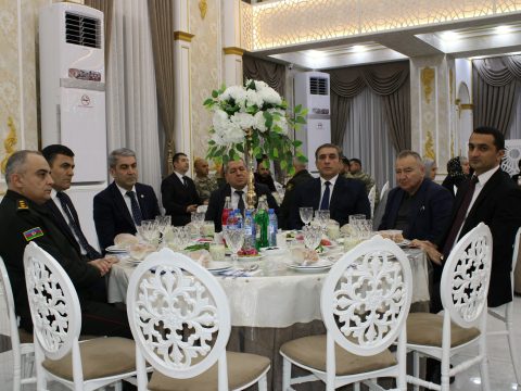 Rəhbərliklə birgə iftar mərasimi