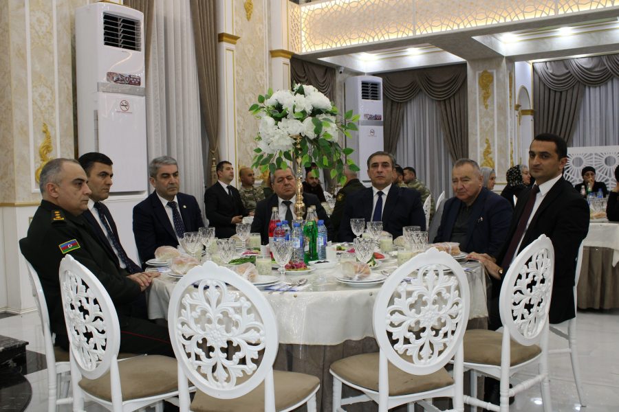 Rəhbərliklə birgə iftar mərasimi