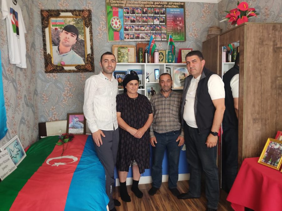Bayram Sevinci Şəhid Ailəsinin Evində Bölüşüldü Bayram Sevinci Şəhid Ailəsinin Evində Bölüşüldü