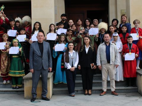 “Heydər Əliyevin 103 illiyinə həsr olunan rəqs bayramı”-müsabiqənin yekunu “Heydər Əliyevin 103 illiyinə həsr olunan rəqs bayramı”-müsabiqənin yekunu