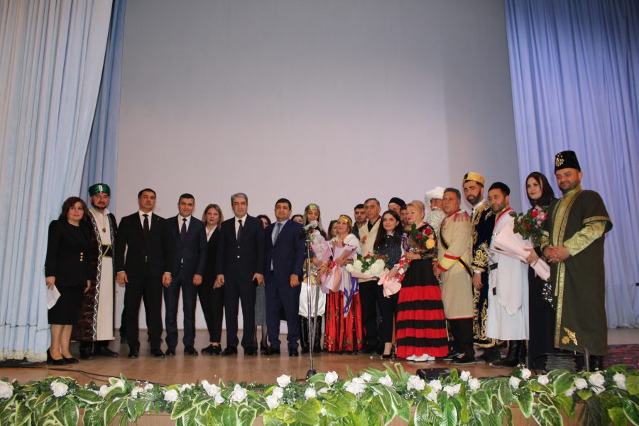 Balakəndə “Qarabağnamə” – Ulu Öndərə həsr olunan səhnə duyğusu Qarabağnamə