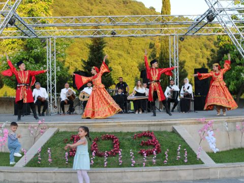 Balakəndə Naxçıvan Dövlət Uşaq Filarmoniyasının möhtəşəm konserti Balakəndə Naxçıvan Dövlət Uşaq Filarmoniyasının möhtəşəm konserti