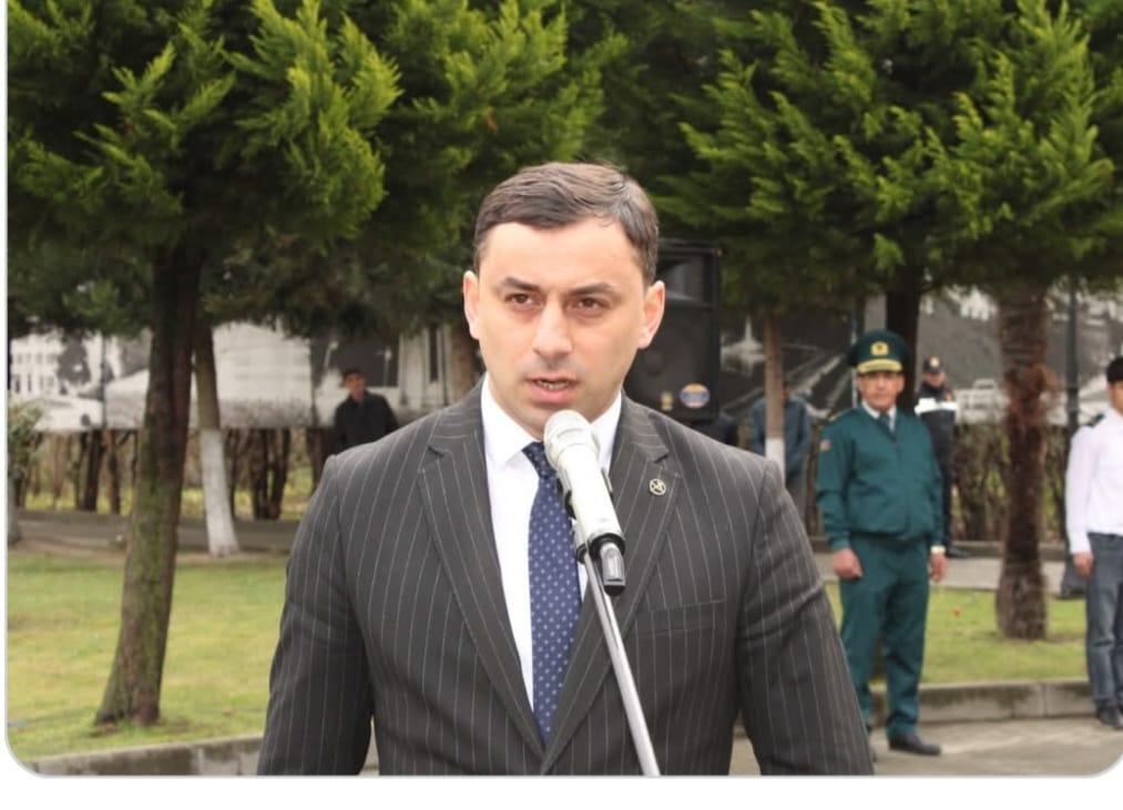 Qətiyyətli Addımlar, Sürətli Həllər: Təhsil İdarəçiliyində Kişi Müəllim Faktoru